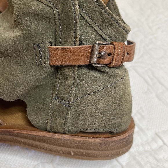 Miz Mooz Finney Gladiator Sandals Flats Shoes Green Suede Leather 40 US 9.5 - Picture 5 of 9